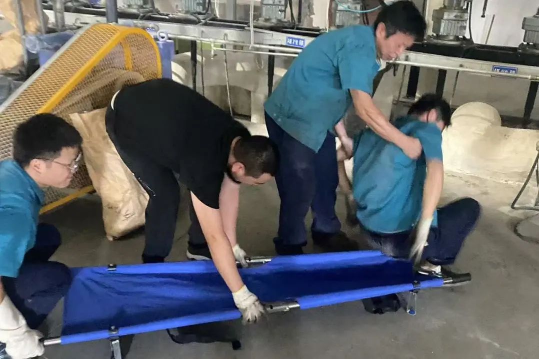 Changshu Polyester သည်အပူချိန်မြင့်မားသောအပူချိန်ကြောင့်ဖြစ်ရတဲ့အပူပေးရန်အတွက်အရေးပေါ်ကယ်ဆယ်ရေးလုပ်ငန်းကိုပြုလုပ်သည်